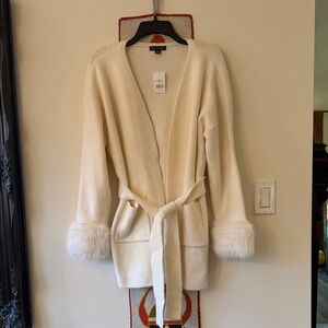 🌟🌟HOST PICK🌟🌟Stunning “SAKS FIFTH AVENUE” long Sweater